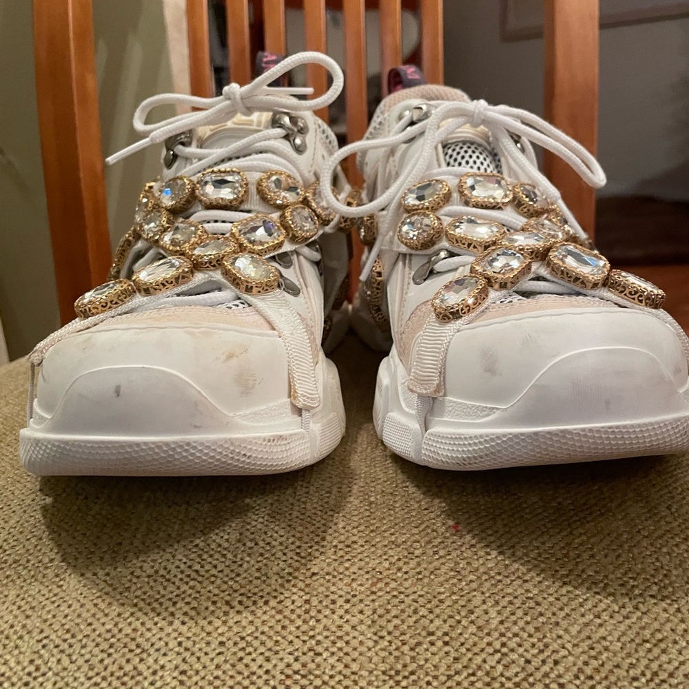 Gucci Women's White Sneakers with Gold Accents - Picture 4 of 10